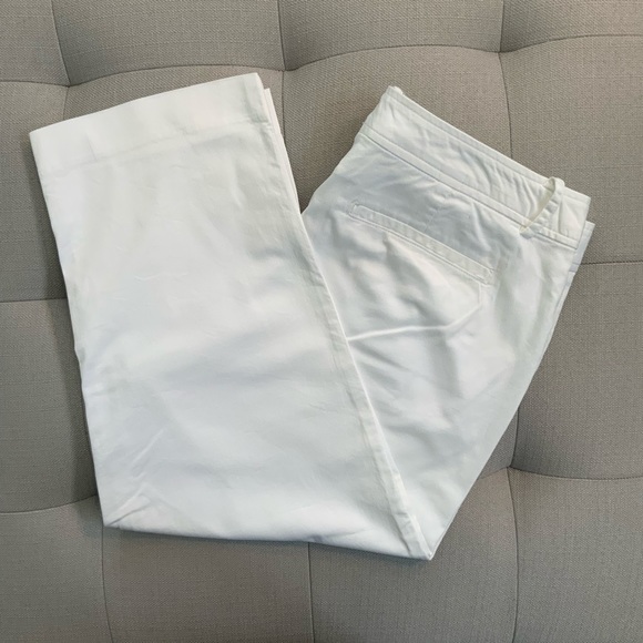 🤍White Capris🤍 - Picture 4 of 4